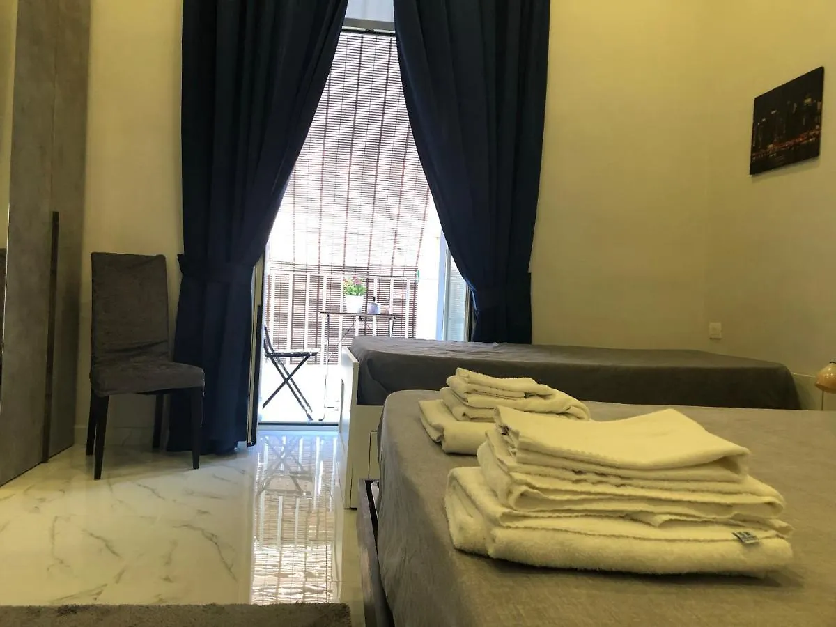 B&B San Gennaro in porta Napoli 0*,  Italia